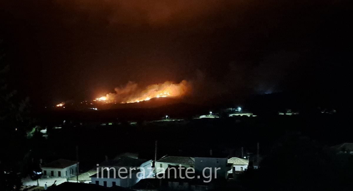 Φωτιά στη Ζάκυνθο: Μάχη των πυροσβεστών με τις φλόγες – Οι άνεμοι φτάνουν έως και 8 μποφόρ