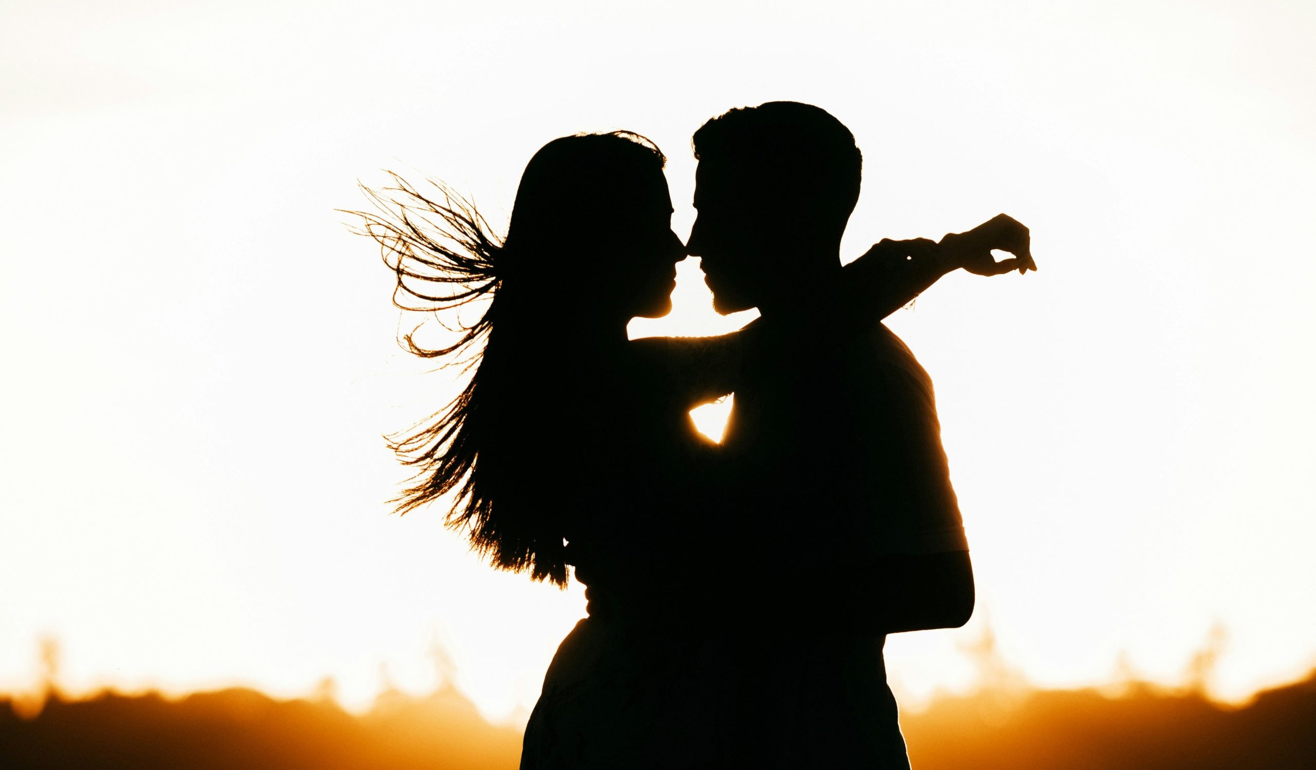 Σήμερα η «Ημέρα της Ερωμένης» – Πώς θα γιορτάσουν τα «παράνομα» ζευγάρια