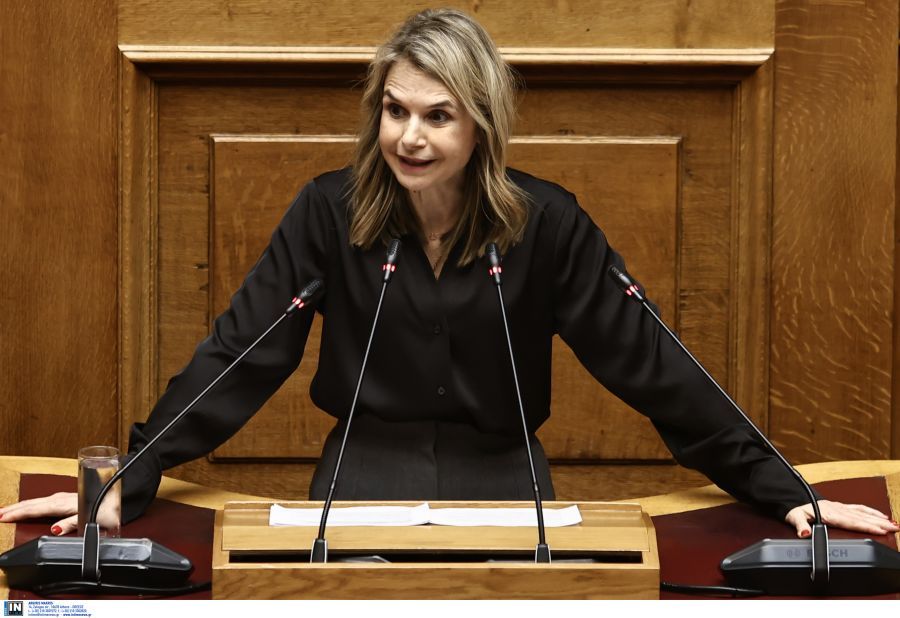 Βουλή -πρόταση δυσπιστίας- Μ. Αποστολάκη: Κατά συρροή και κατ΄εξακολούθηση παραβίαση του κράτους δικαίου