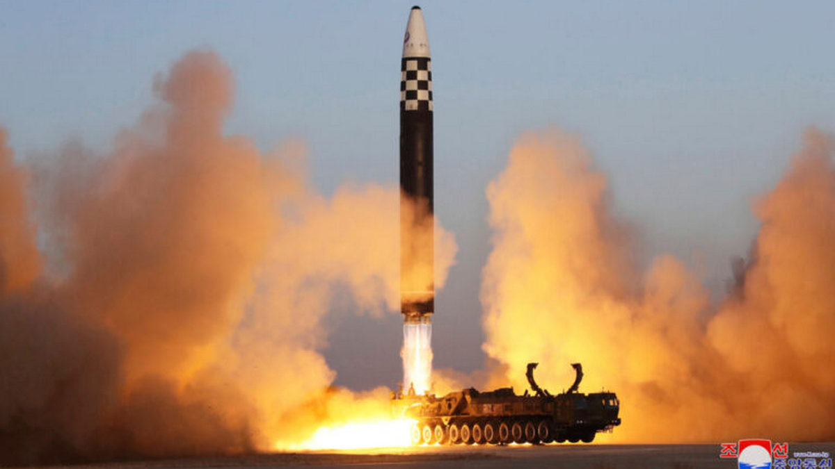 Σε νέα εκτόξευση βαλλιστικού πυραύλου προχώρησε η Βόρεια Κορέα