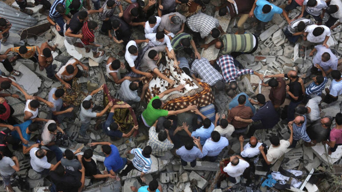 Λωρίδα της Γάζας: Οικογένεια 36 μελών αφανίστηκε σε έκρηξη – Συγκλονιστική μαρτυρία 19χρονου επιζώντα