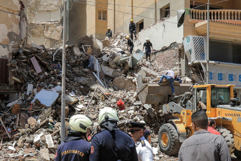 Αίγυπτος: 4 νεκροί από την κατάρρευση πολυκατοικίας στην Αλεξάνδρεια – BINTEO