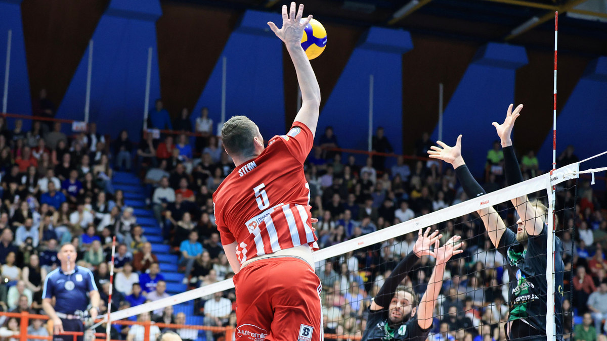 Βόλεϊ Ανδρών: Κυπελλούχος ο Ολυμπιακός για 17η φορά – Με ανατροπή 3-2 τον Μίλωνα