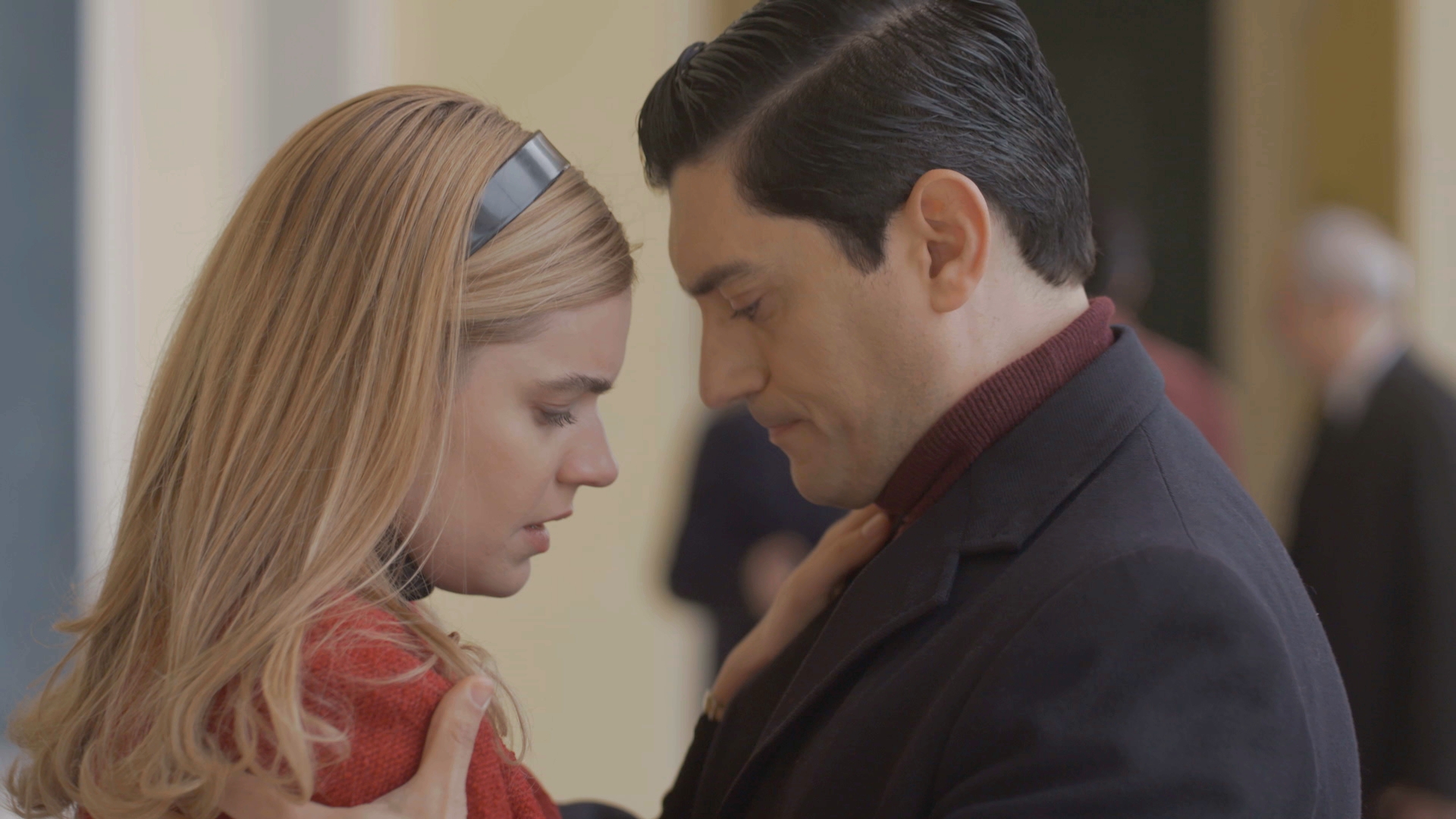 Ο Παράδεισος των κυριών: Η Αμαλία, γεμάτη ενοχές, ανακοινώνει στον Ντίνο πως σκέφτεται να φύγει