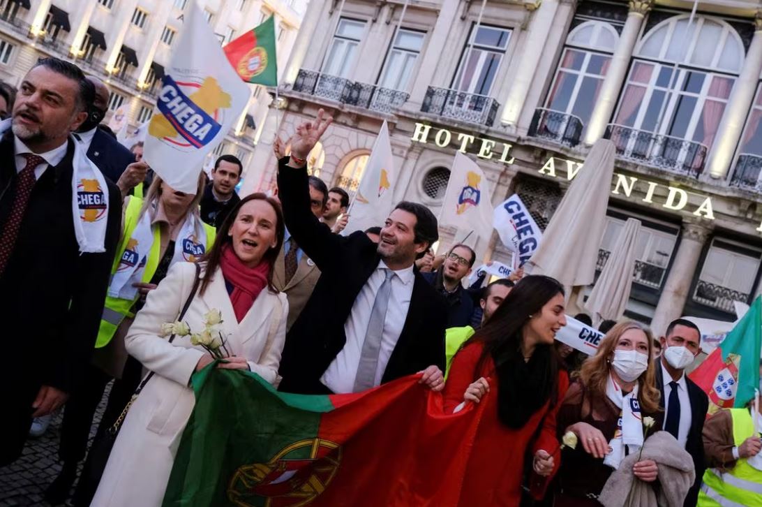 Πορτογαλία: Προηγείται η κεντροδεξιά Δημοκρατική Συμμαχία στις εκλογές – Άλμα των ακροδεξιών δείχνoυν τα exit poll