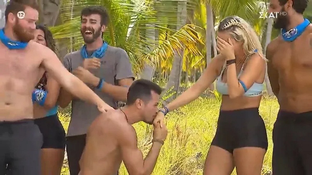 Survivor: Νέο ειδύλλιο στο ριάλιτι επιβίωσης – Το χειροφίλημα και η επική ατάκα της «νύφης» – ΒΙΝΤΕΟ