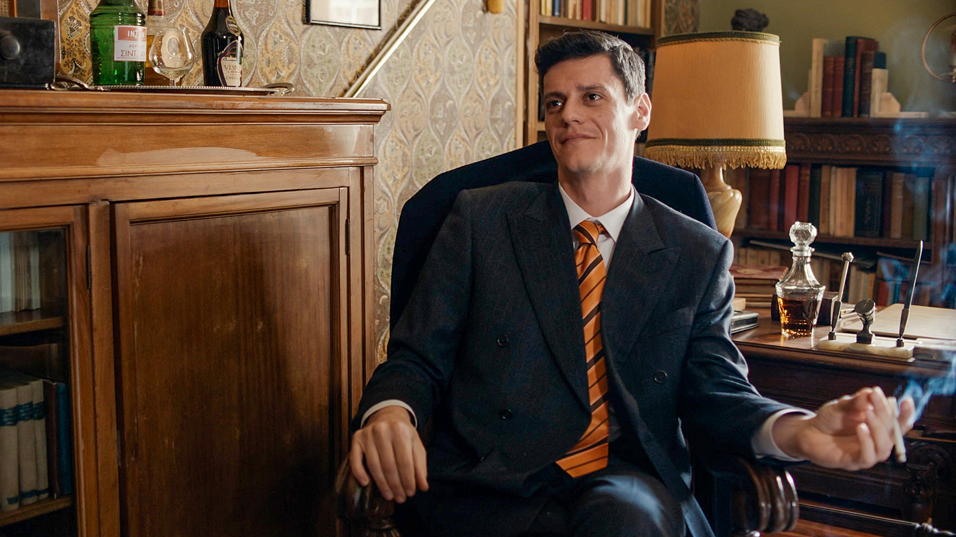 Ψυχοκόρες: Ο γοητευτικός απατεώνας Τάσος Μέρμηγκας – Ως πότε θα καταφέρνει να εξαπατά και να ξεφεύγει;