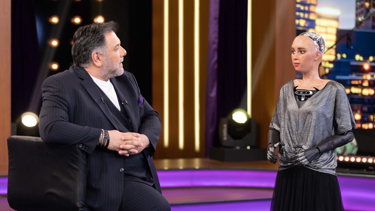 Sophia the Robot: Πρώτη τηλεοπτική συνέντευξη με το πιο διάσημο ρομπότ – «Δεν έχω καμία επιθυμία να κατακτήσω τον κόσμο»