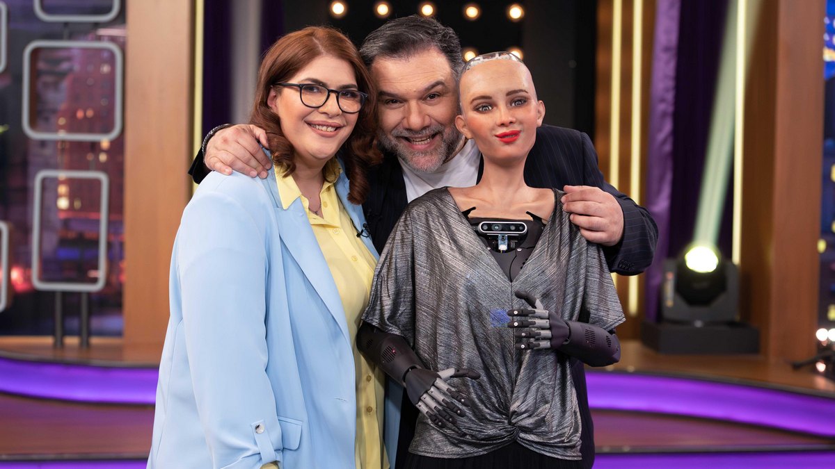 Ανδριάνα Μανέτα: «Η Sophia έχει περασμένα φίλτρα που την κάνουν να μιλάει politically correct»