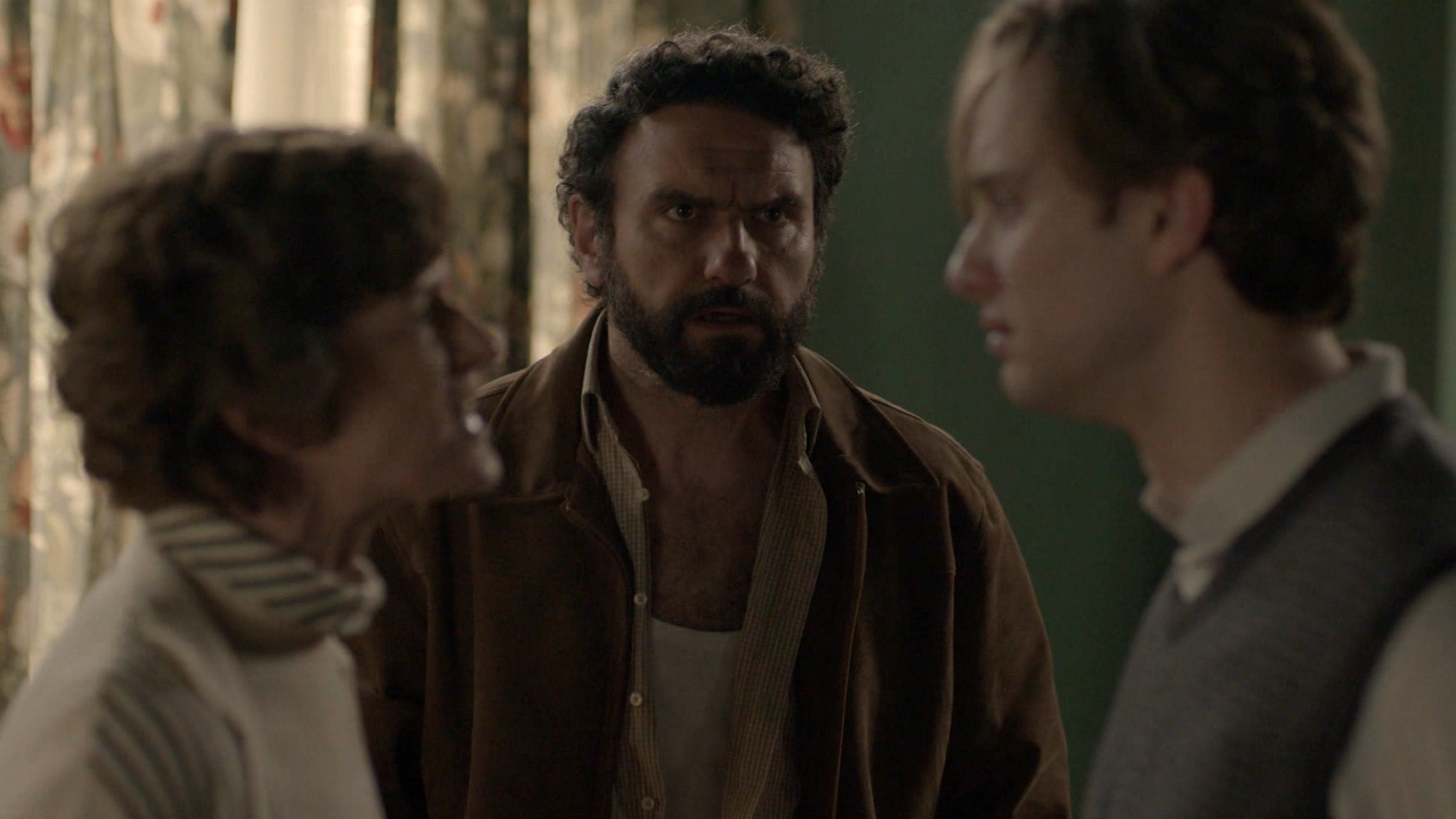 Το προξενιό της Ιουλίας: Ο Χρήστος μαθαίνει την αλήθεια και παθαίνει κρίση