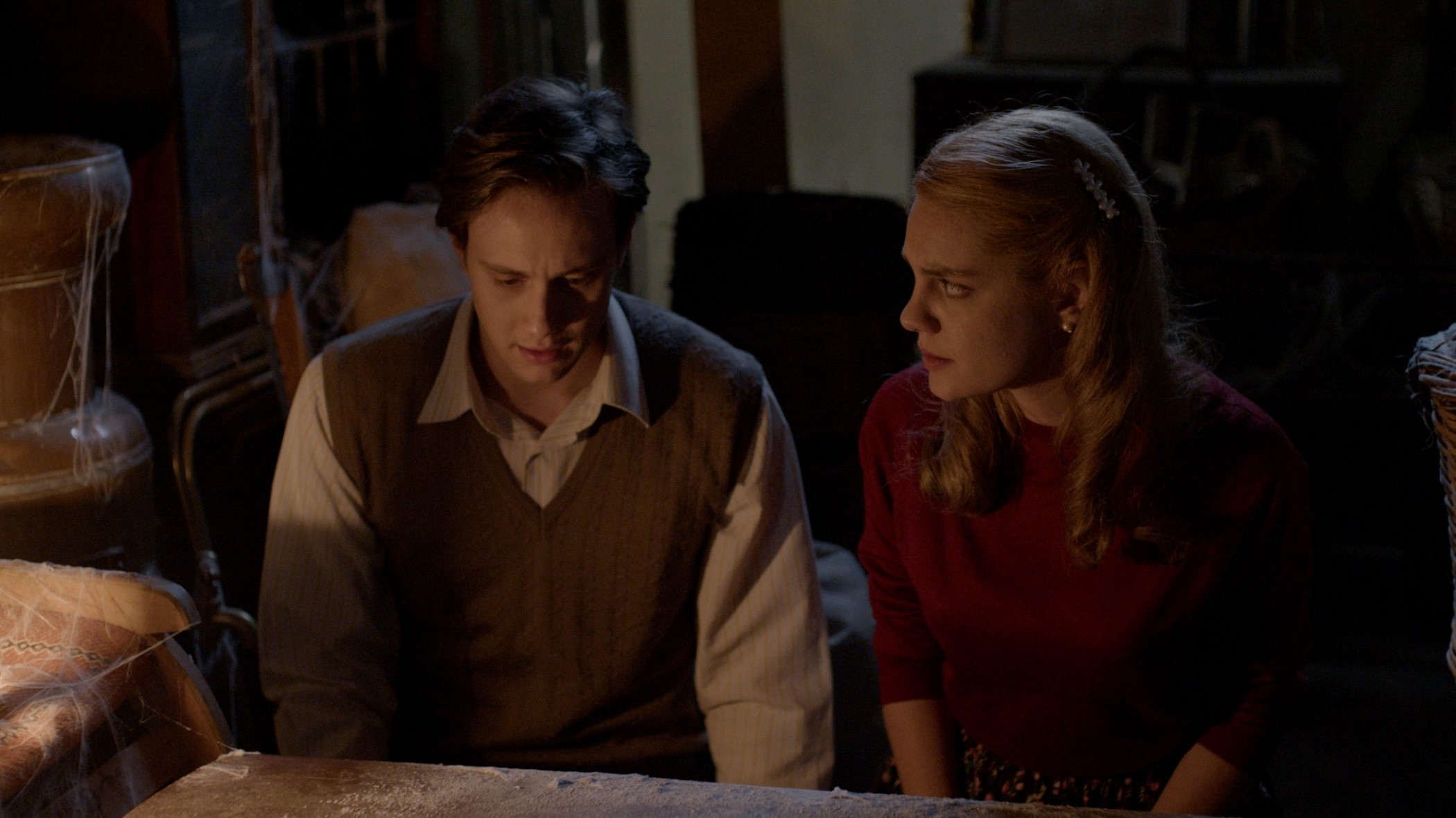 Το προξενιό της Ιουλίας: Η Ιουλία βοηθά κρυφά τον Χρήστο να βρει τις απαντήσεις που ψάχνει