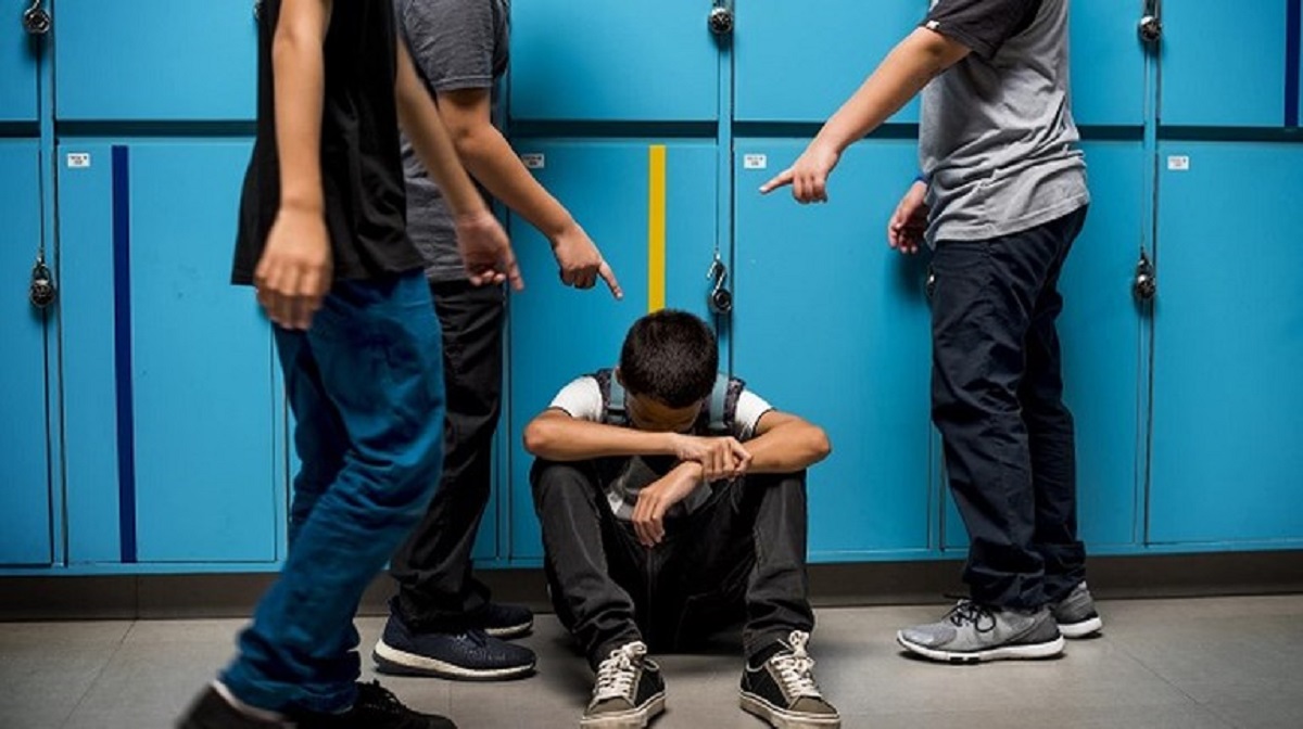 Βόλος: Ανήλικοι «νταήδες» ξυλοκόπησαν αγόρι και το πέταξαν σε κάδο – Η περιγραφή-σοκ από αυτόπτη μάρτυρα