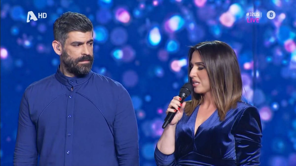 J2US: «Έσπασε» στη σκηνή η Ζωή Παπαδοπούλου – Αφιέρωσε το τραγούδι της σε μαθήτρια που σκοτώθηκε στα Τέμπη