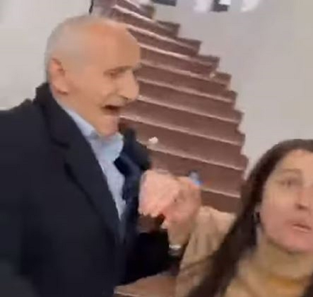 Αλβανία: Ο έκπτωτος Πρίγκιπας της Αλβανίας τσακώνεται με την πρώην σύζυγο του και καταγράφει τον καβγά