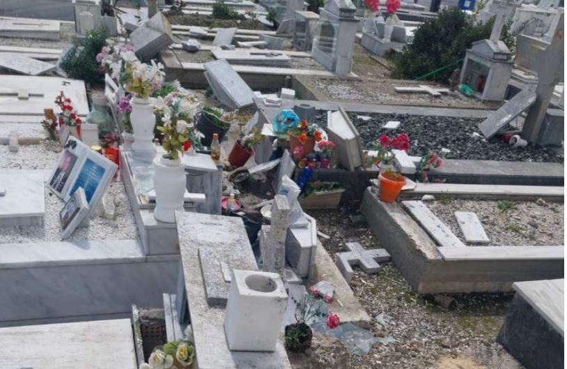 Ανεμοστρόβιλος στην Γαστούνη- Ζημιές στο κοιμητήριο