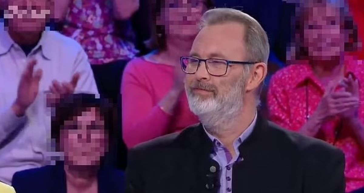 Κατά τη διάρκεια της εμφάνισής του στο σόου ο Verove εμφανίστηκε χαλαρός καθώς μιλούσε με τον παρουσιαστή Nagui Fam και κέρδισε το χειροκρότημα του κοινού στο στούντιο.