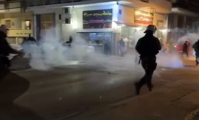 Σεπόλια: Επεισόδια και χημικά στη συγκέντρωση διαμαρτυρίας για την υπόθεση βιασμού της 12χρονης