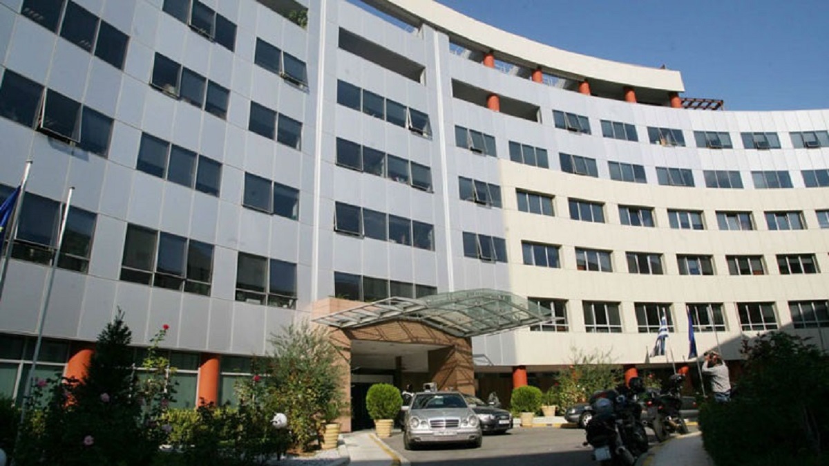 Συναγερμός στην ΕΛ.ΑΣ για ύποπτη βαλίτσα έξω από το Υπουργείο Ψηφιακής Διακυβέρνησης