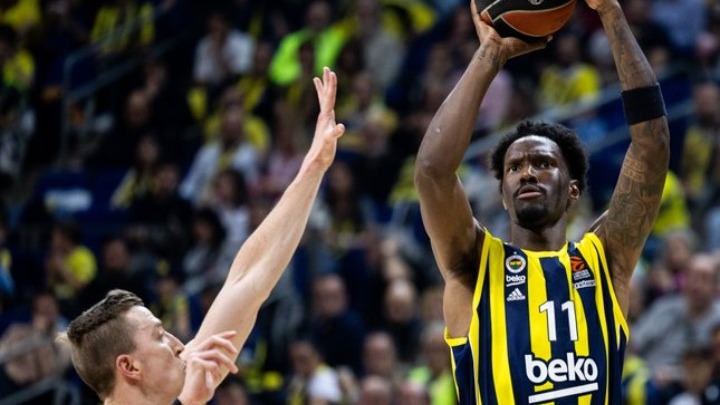 Φενερμπαχτσέ – Άλμπα Βερολίνου 103-68: Ο… 50άρης Χέις-Ντέιβις έγραψε Ιστορία στη Euroleague