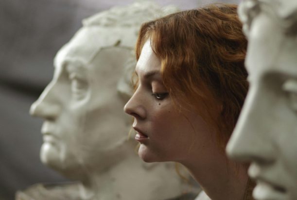 γυναίκα σοβαρή