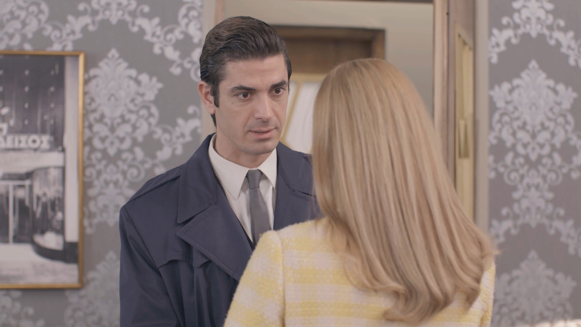 Ο Παράδεισος των κυριών- Η Αμαλία και ο Ντίνος λένε ψέματα στον Σίμο