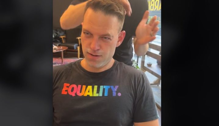 Στέφανος Κασσελάκης- φαντάρος- κούρεμα