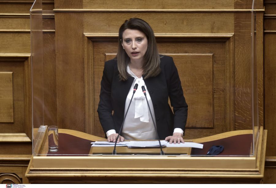 Κασιμάτη: Ψήφισα «όχι» στον νόμο «ριφιφί του Συντάγματος» – Η διευκρινιστική επιστολή στην Βουλή και η ανακοίνωση