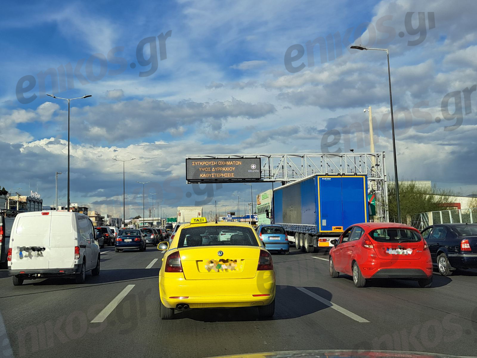 Live η κίνηση στους δρόμους: Στο «κόκκινο» ο Κηφισός, μποτιλιάρισμα σε Κηφισίας και Αττική Οδό