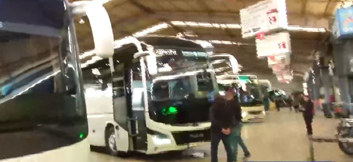 Συνεχίζεται η έξοδος για το τριήμερο: «Μπλοκαρισμένος»  ο Κηφισός – Αυξημένη η κίνηση στις Εθνικές Οδούς