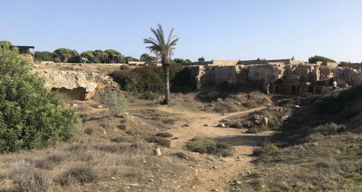 Ένα μικρό μέρος του περίφημου ελληνιστικού ταφικού συγκροτήματος κοντά στην Πάφο,