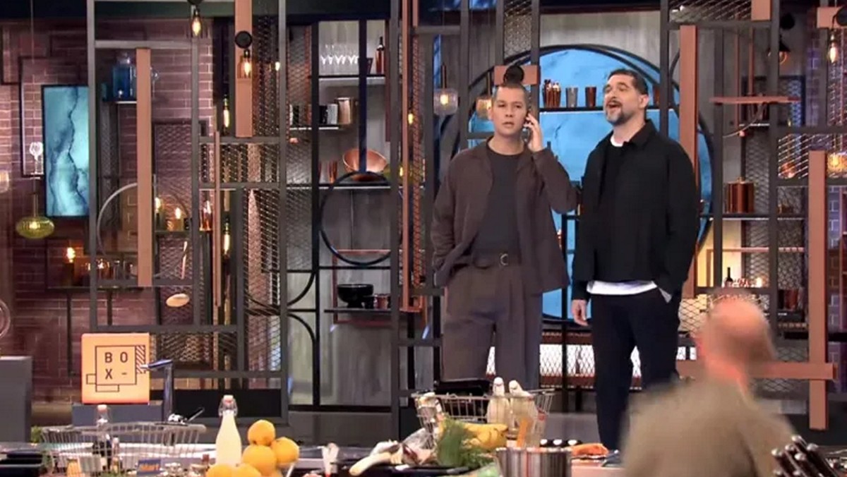 MasterChef: Η απουσία του Λεωνίδα Κουτσόπουλου, το τηλεφώνημα στον Κοντιζά και τα τρολάρισμα – ΒΙΝΤΕΟ