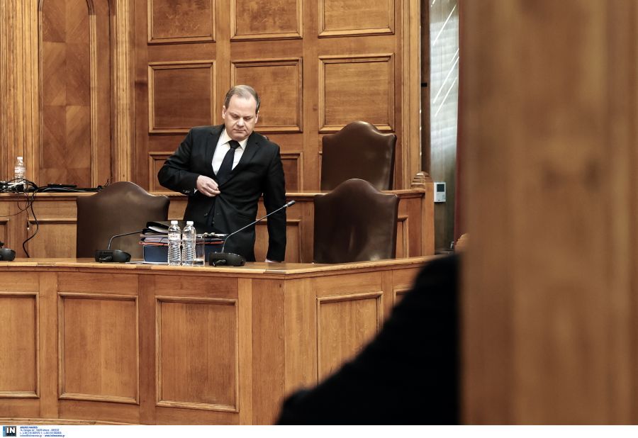 Τέμπη: Το «μήνυμα» του Μαξίμου μετά τις δηλώσεις «γαλάζιων» στελεχών για τον Καραμανλή και το παρασκήνιο