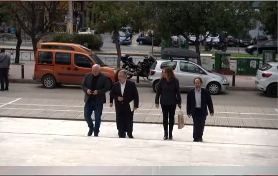 Τέμπη: Στην εισαγγελέα του Αρείου Πάγου ο Κουτσούμπας – Παρέδωσε το πόρισμα του ΚΚΕ για την τραγωδία