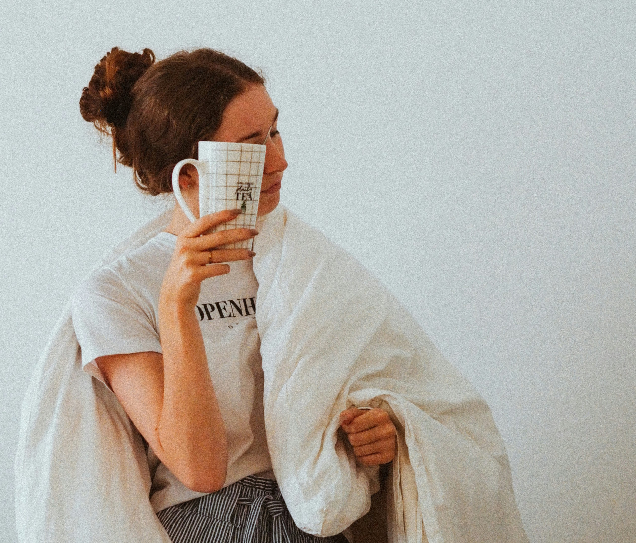 Ξυπνάτε μέσα στη νύχτα; 7 συμβουλές από ειδικό ύπνου για να ξανακοιμηθείτε