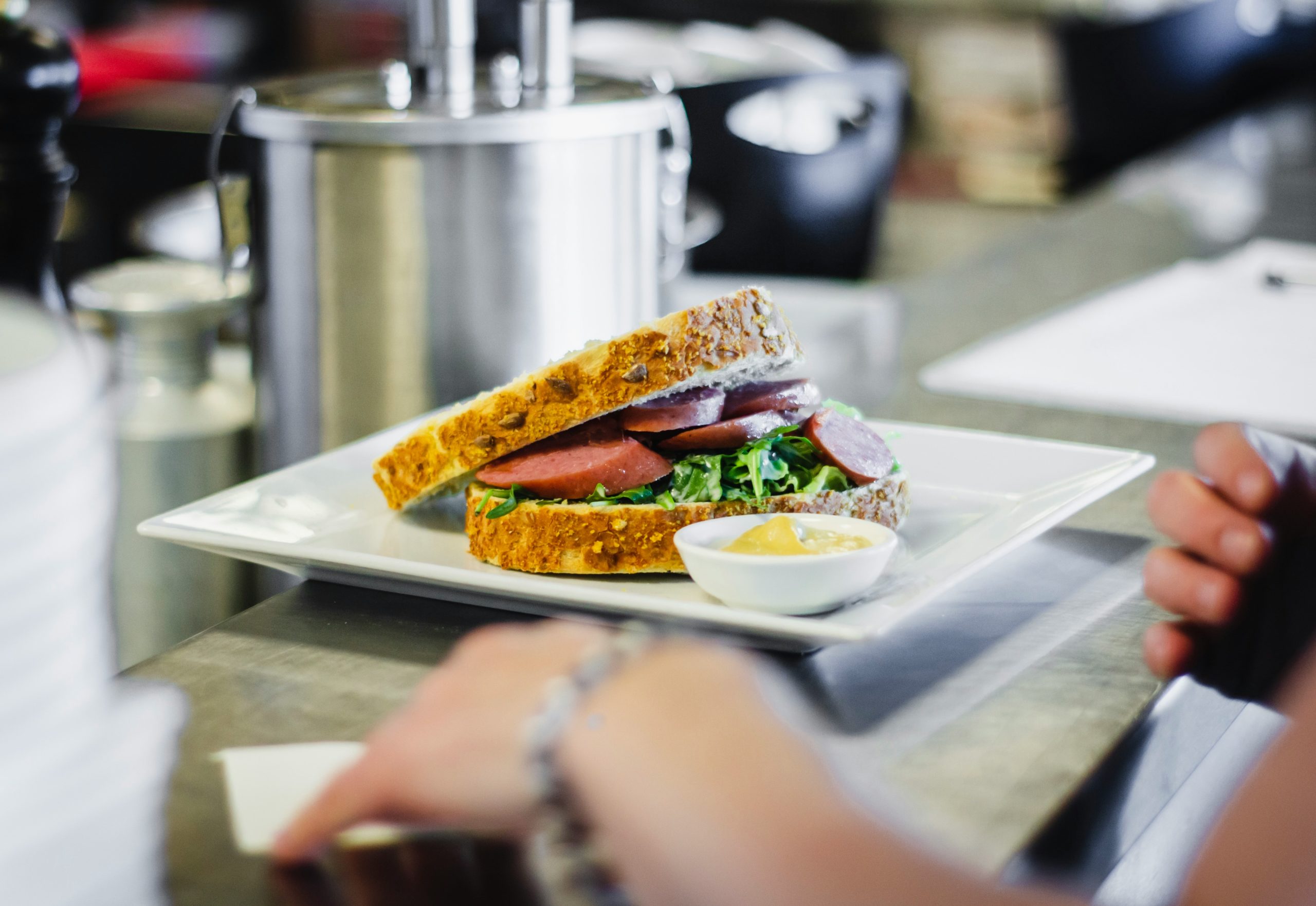 Νέα μελέτη για το fasting: Η διαλειμματική νηστεία 8 ωρών διατροφής φαίνεται να συνδέεται με 91% υψηλότερο κίνδυνο καρδιαγγειακού θανάτου