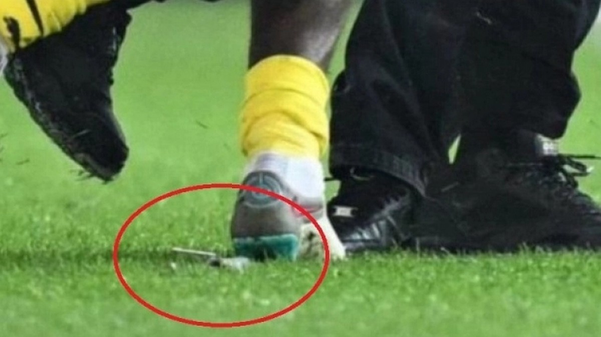 Τράμπζονσπορ – Φενέρμπαχτσε: Με μαχαίρια και κοντάρια εισέβαλαν στο γήπεδο οι οπαδοί – ΒΙΝΤΕΟ & ΦΩΤΟ