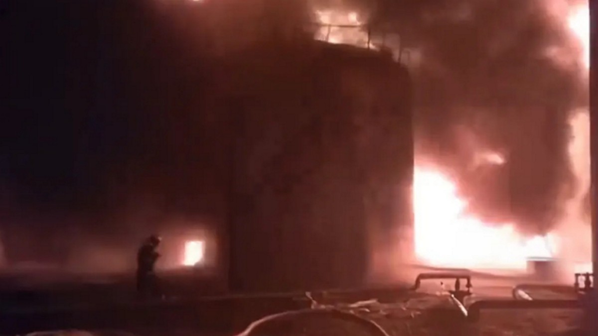 Ρωσία: Διυλιστήριο στις φλόγες μετά από επίθεση της Ουκρανίας με drones