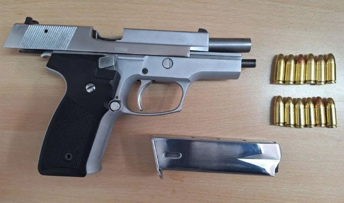 Το όπλο που βρέθηκε στην κατοχή του 41χρονου.