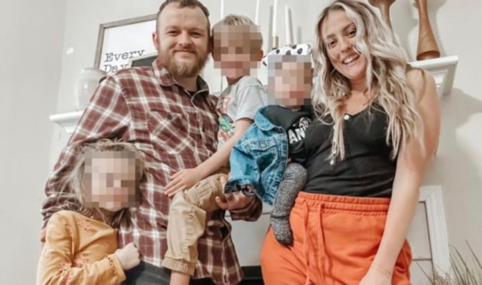 Η Οριάνα με τον σύζυγο της και τα παιδιά τους.