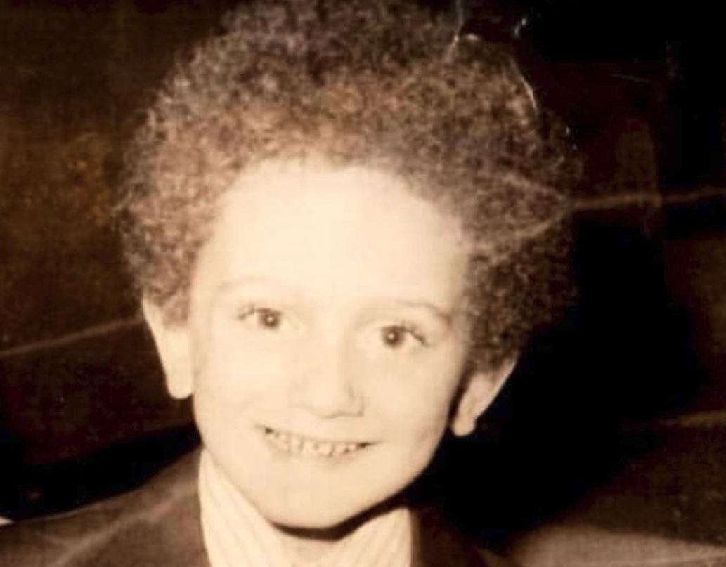 Αναγνωρίζετε το αγοράκι της φωτογραφίας; – Είναι γνωστός Έλληνας λαϊκός τραγουδιστής