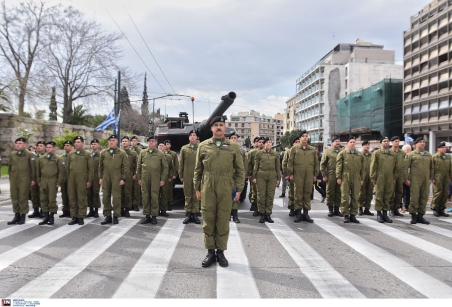25η Μαρτίου: Ξεκίνησε η μεγαλειώδης στρατιωτική παρέλαση στην Αθήνα – Ποιοι δρόμοι είναι κλειστοί