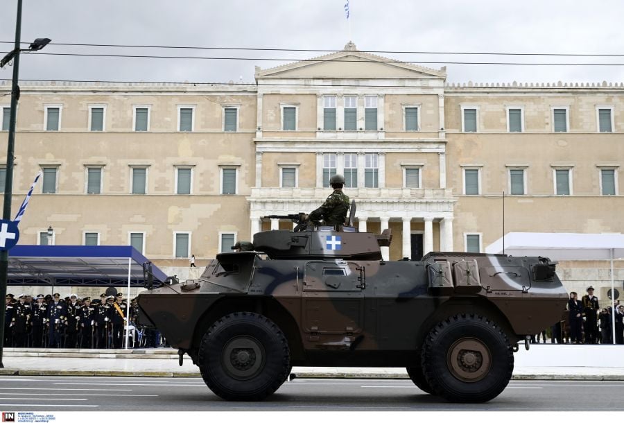 Η μεγαλειώδης στρατιωτική παρέλαση για την 25η Μαρτίου στην Αθήνα – Δείτε φωτογραφίες και βίντεο