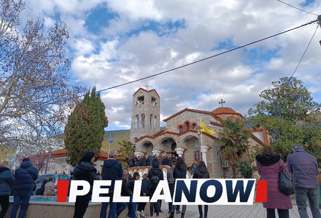 Πέλλα: Θλίψη και οδύνη στην κηδεία των δύο φίλων που σκοτώθηκαν σε τροχαίο