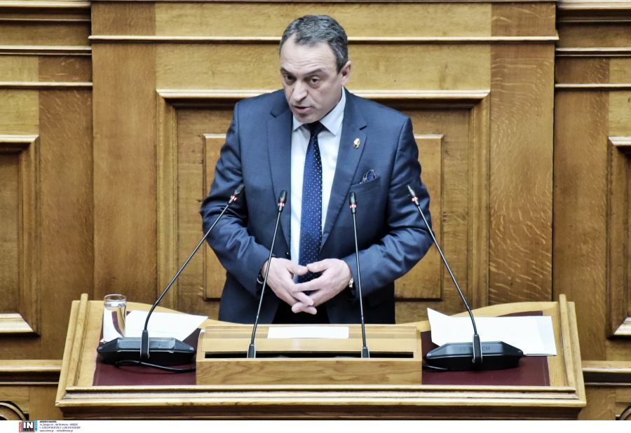 Βουλή – Στίγκας: Πρόθεση της κυβέρνησης δεν είναι να ενισχύσει το δημόσιο πανεπιστήμιο, αλλά να το αποδυναμώσει