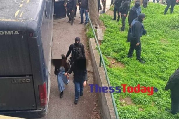 Έφοδος στο ΑΠΘ- Διώξεις στους 49 συλληφθέντες