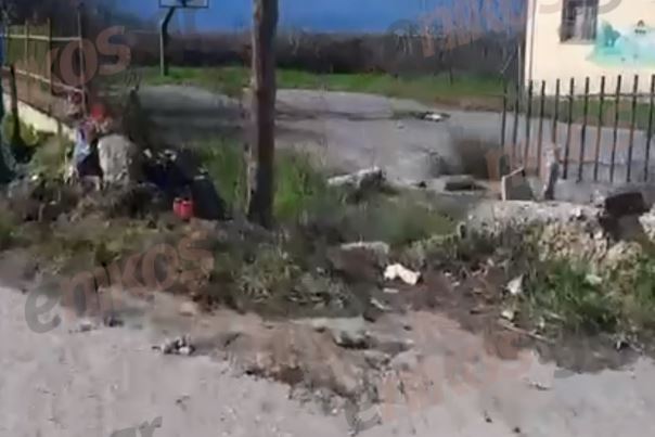 Τροχαίο στην Πέλλα: Καντηλάκια στο σημείο που σκοτώθηκαν οι δύο φίλοι – Ώρες αγωνίας για τον 20χρονο οδηγό – ΒΙΝΤΕΟ