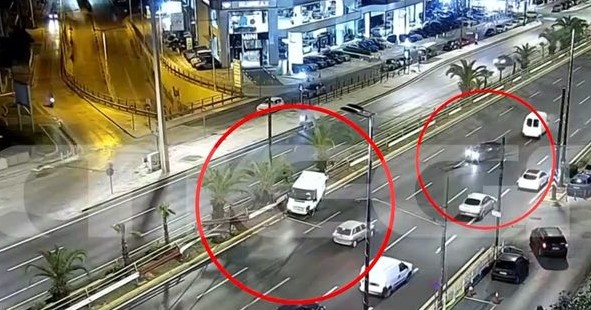 Τροχαίο-σοκ στη Συγγρού: Οδηγός αυτοκινήτου έχασε τον έλεγχο και εμβόλισε φορτηγάκι που έπεσε στη διαχωριστική νησίδα – ΒΙΝΤΕΟ