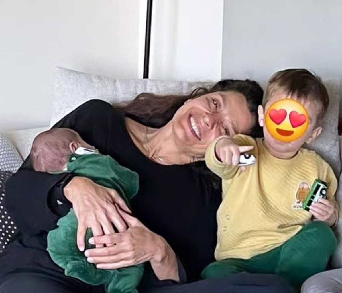 Πόπη Τσαπανίδου: Οι τρυφερές φωτογραφίες με τα εγγόνια της