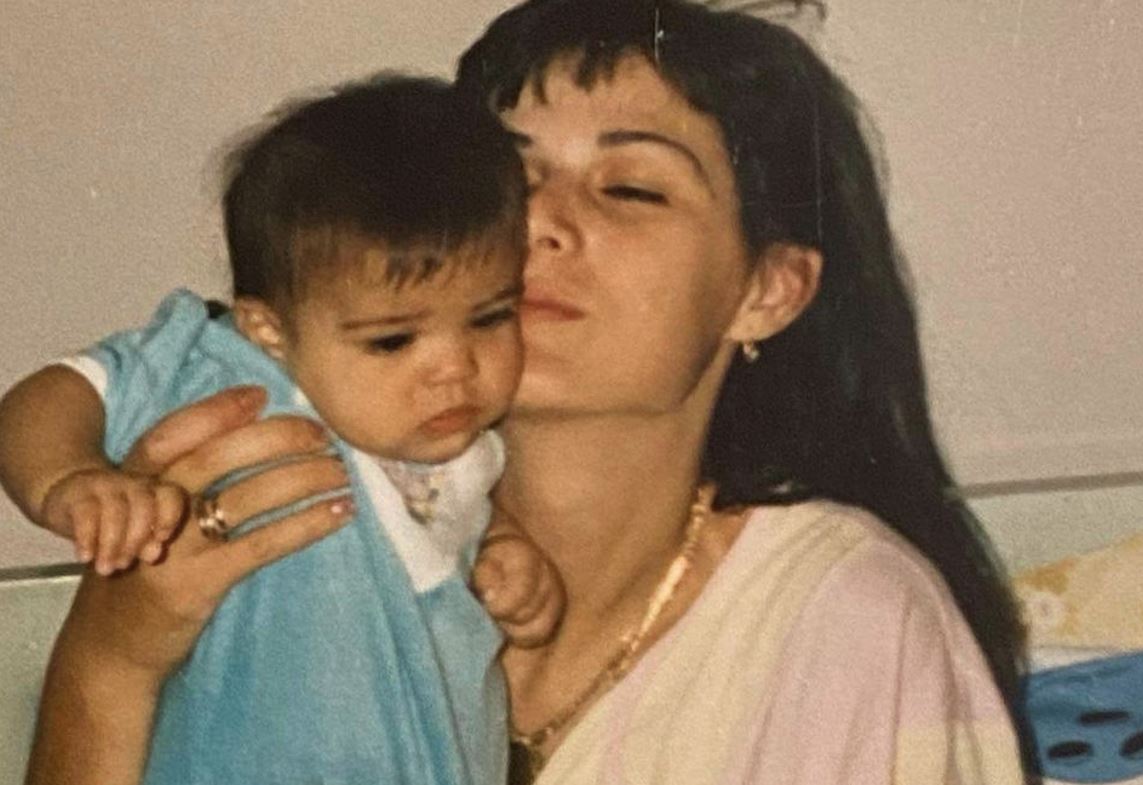 Το μωράκι της φωτογραφίας είναι πρώην παίκτρια του Survivor – Μπορείτε να την αναγνωρίσετε;