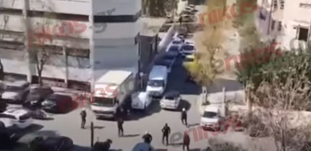 Βίντεο ντοκουμέντο από την κινηματογραφική καταδίωξη στο κέντρο της Αθήνας - Οδηγός εμβόλισε μηχανή της ΔΙΑΣ